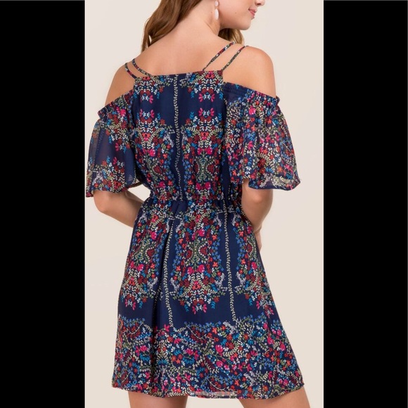 Francesca’s Joslyn Floral Wrap Dress Brand NWT - Picture 2 of 8